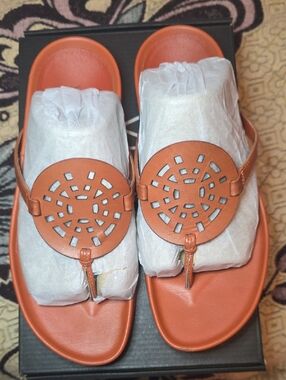 Vionic Solari Sandal in Orange Leather